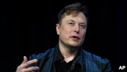 Tesla ve SpaceX'in CEO'su Elon Musk, üretken yapay zeka firması OpenAI aleyhine, insanlığa faydalı teknoloji üretme misyonundan koptuğu ve kâr elde etmeye yöneldiği gerekçesiyle dava açtı. 